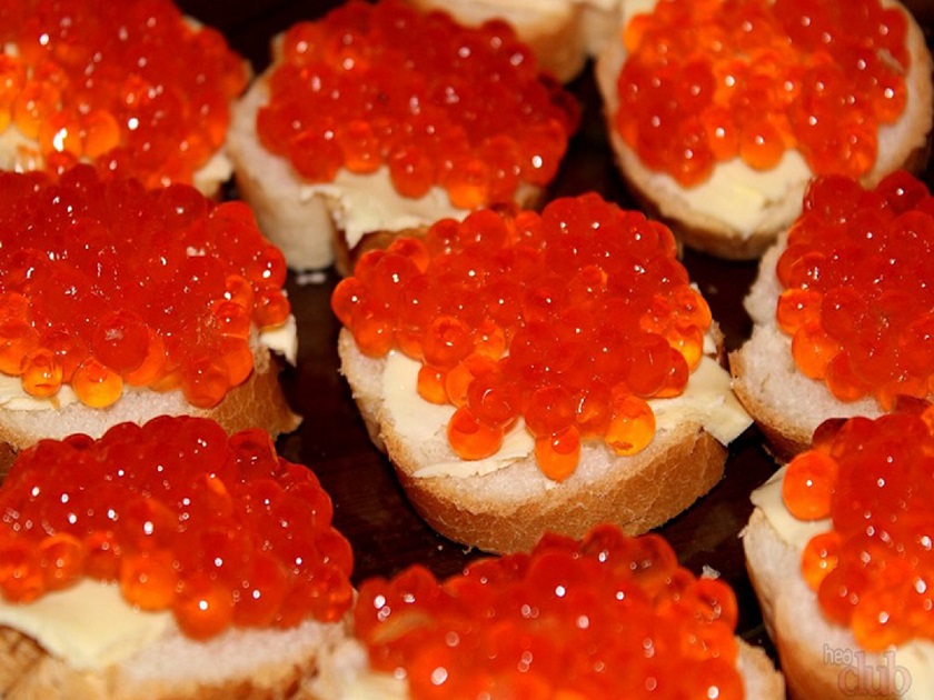 Куриное филе со вкусом свинины и бутерброды с икрой без икры. Собрали 5 способов экономить, не отказываясь от любимой еды