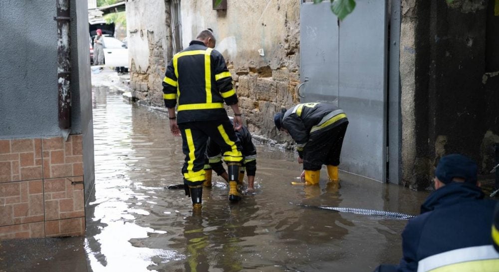 Затримання підлеглих Труханова через загибель людей під час зливи в Одесі Затримання підлеглих Труханова через загибель людей під час зливи в Одесі