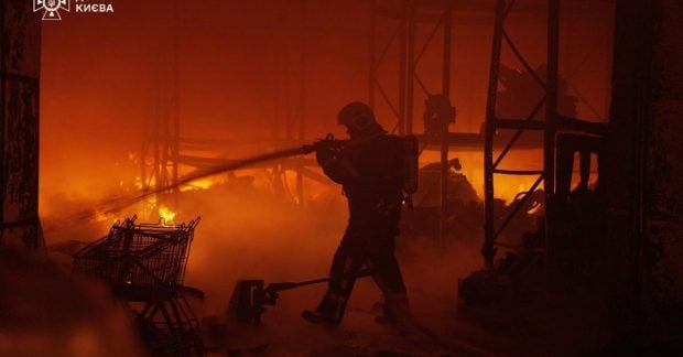 У ГСЧС пояснили роль роботів у гасінні пожеж після ракетних ударів РФ У ГСЧС пояснили роль роботів у гасінні пожеж після ракетних ударів РФ