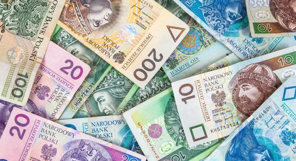 Середня зарплата в Польщі у чотири рази перевищує українську і скільки можуть заробити українці Середня зарплата в Польщі у чотири рази перевищує українську і скільки можуть заробити українці