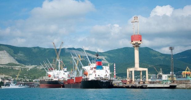 Найбільший російський порт відновив експорт нафти після українського удару за даними Reuters Найбільший російський порт відновив експорт нафти після українського удару за даними Reuters