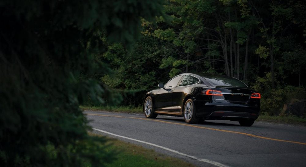 Tesla розпочала випробування роботаксі без водіїв відео Tesla розпочала випробування роботаксі без водіїв відео