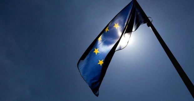 ЄС надіслав суперечливий сигнал Москві кількість охочих підтримати Україну зменшується за даними FT ЄС надіслав суперечливий сигнал Москві кількість охочих підтримати Україну зменшується за даними FT