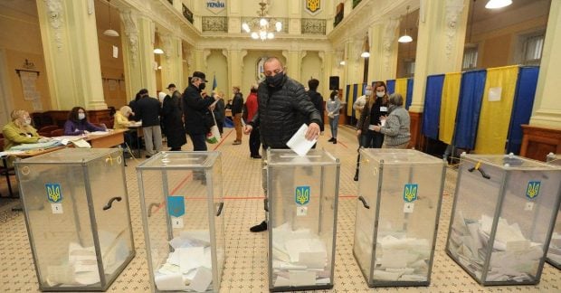 Вибори в Україні результати опитування щодо думки українців про час проведення Вибори в Україні результати опитування щодо думки українців про час проведення