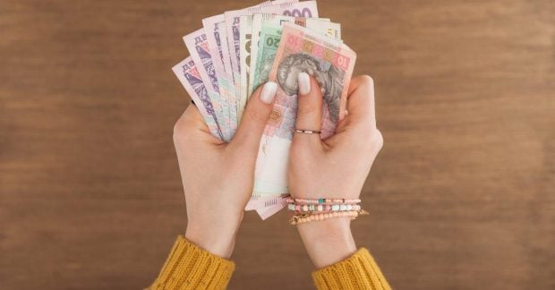 Uklon Bolt Uber та Glovo розпочинають стягувати податки з українців оголошено ліміт Uklon Bolt Uber та Glovo розпочинають стягувати податки з українців оголошено ліміт