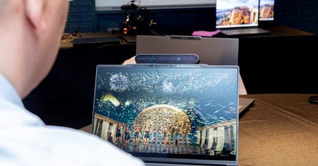 Lenovo створює ноутбук з розширюваним боковим екраном фото Lenovo створює ноутбук з розширюваним боковим екраном фото
