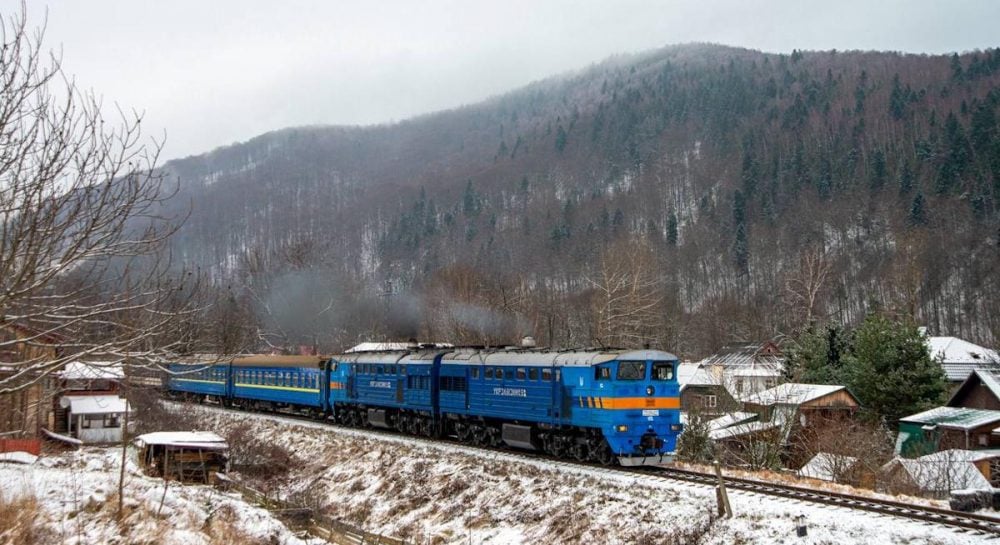 В Україні понад 60 поїздів затримуються через негоду перелік маршрутів В Україні понад 60 поїздів затримуються через негоду перелік маршрутів