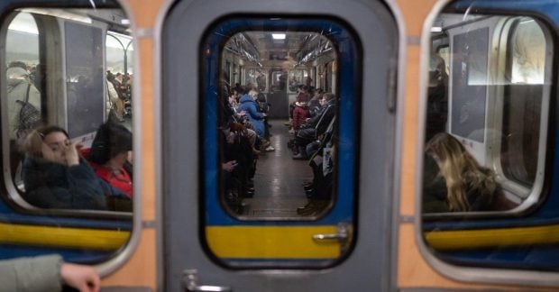 Київський метро подовжив час очікування поїздів скільки потрібно чекати Київський метро подовжив час очікування поїздів скільки потрібно чекати