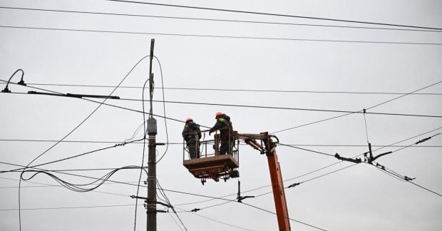 Київ та сім областей залишилися без електропостачання внаслідок нічної атаки Росії – у Мін енергетики про наслідки Київ та сім областей залишилися без електропостачання внаслідок нічної атаки Росії – у Мін енергетики про наслідки