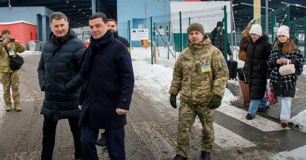 На кордоні зі Словаччиною відкрили пішохідну смугу на пропускному пункті Ужгород На кордоні зі Словаччиною відкрили пішохідну смугу на пропускному пункті Ужгород