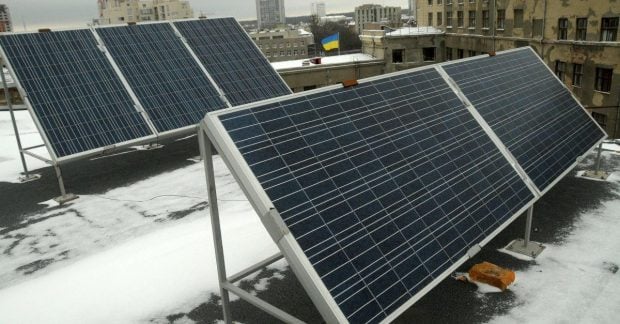 Уряд значно полегшив монтаж сонячних панелей на житлових будинках Уряд значно полегшив монтаж сонячних панелей на житлових будинках