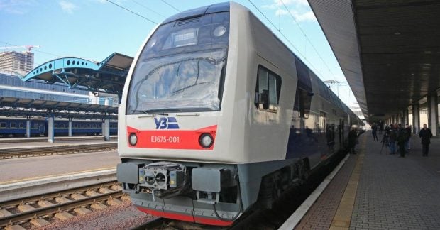 Не всі встигнуть за розкладом Укрзалізниця оголосила про серйозні обмеження руху в кількох регіонах Не всі встигнуть за розкладом Укрзалізниця оголосила про серйозні обмеження руху в кількох регіонах