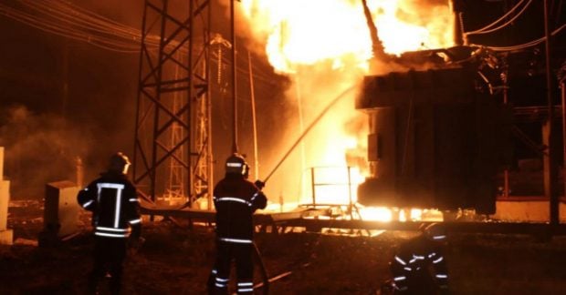 РФ зруйнувала найбільшу ТЕЦ Харкова і підстанції у місті оголосили надзвичайну ситуацію РФ зруйнувала найбільшу ТЕЦ Харкова і підстанції у місті оголосили надзвичайну ситуацію