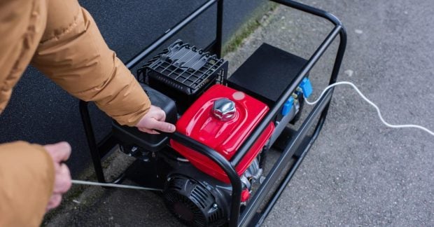 Бізнес в Україні стоїть на межі закриття через удари Росії по енергосистемі за даними Reuters Бізнес в Україні стоїть на межі закриття через удари Росії по енергосистемі за даними Reuters