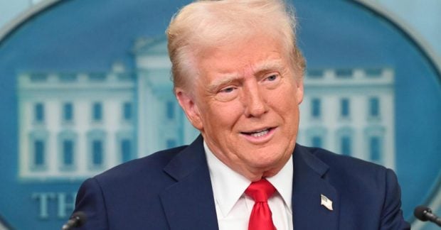 Трамп оголосив про запровадження додаткових 10 відсоткових мит на весь імпорт до США Трамп оголосив про запровадження додаткових 10 відсоткових мит на весь імпорт до США