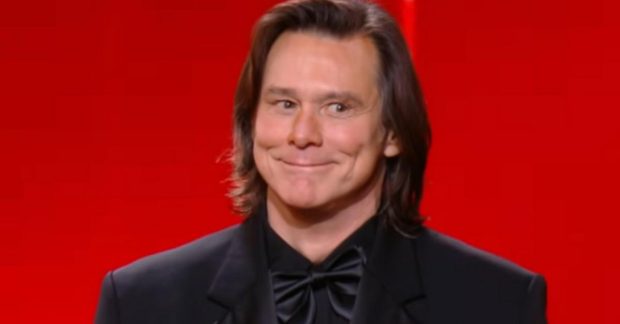 Джим Керрі зізнався у коханні на сцені César і отримав овації стоячи відео Джим Керрі зізнався у коханні на сцені César і отримав овації стоячи відео