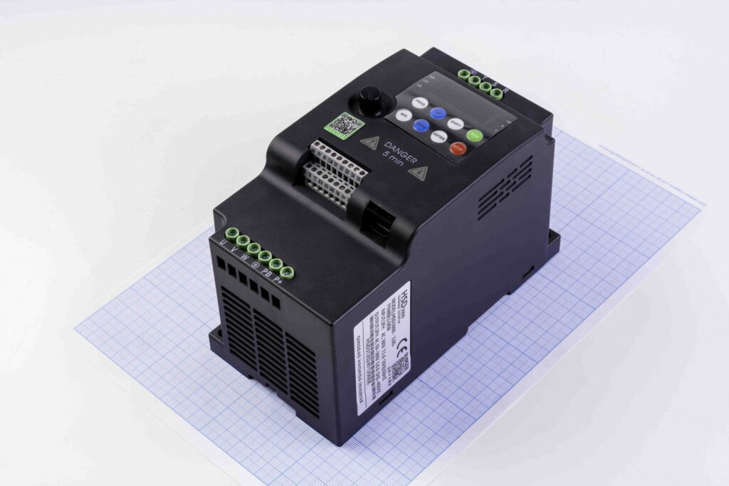 Частотні перетворювачі: сучасні рішення для ефективного керування електроприводами частотний перетворювач